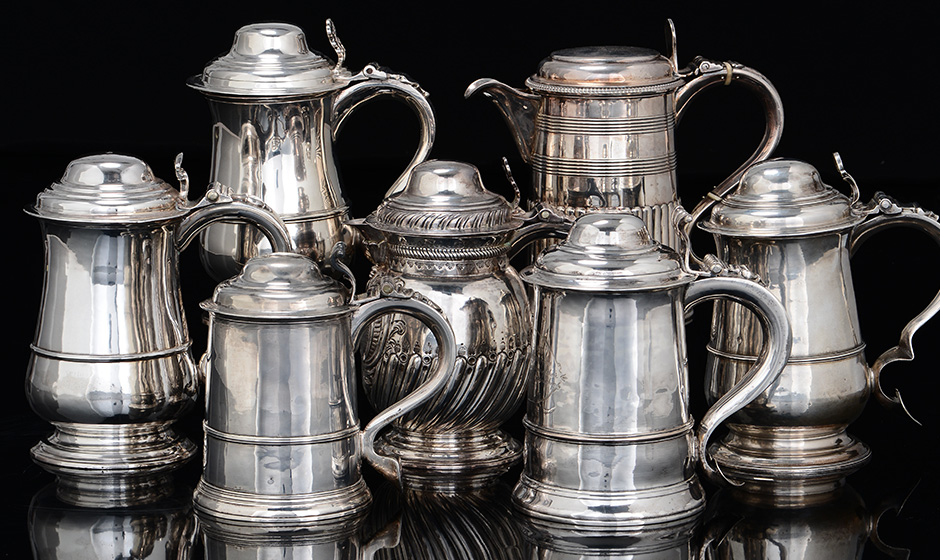 Caffettiera “alla turca” in argento fuso, sbalzato e dorato. USA XIX-XX  secolo, argentiere Ghoram - Asta